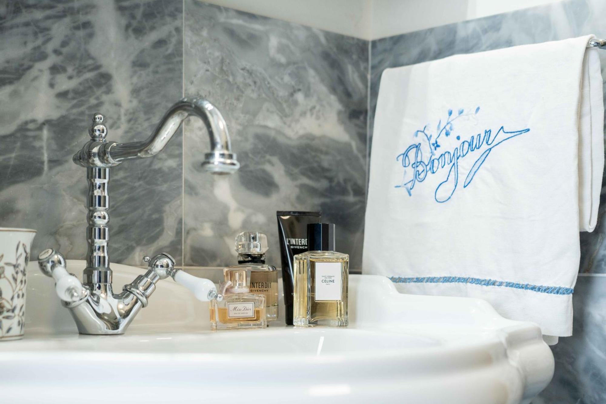 Luxury Apartment Angelio Barga Eksteriør billede