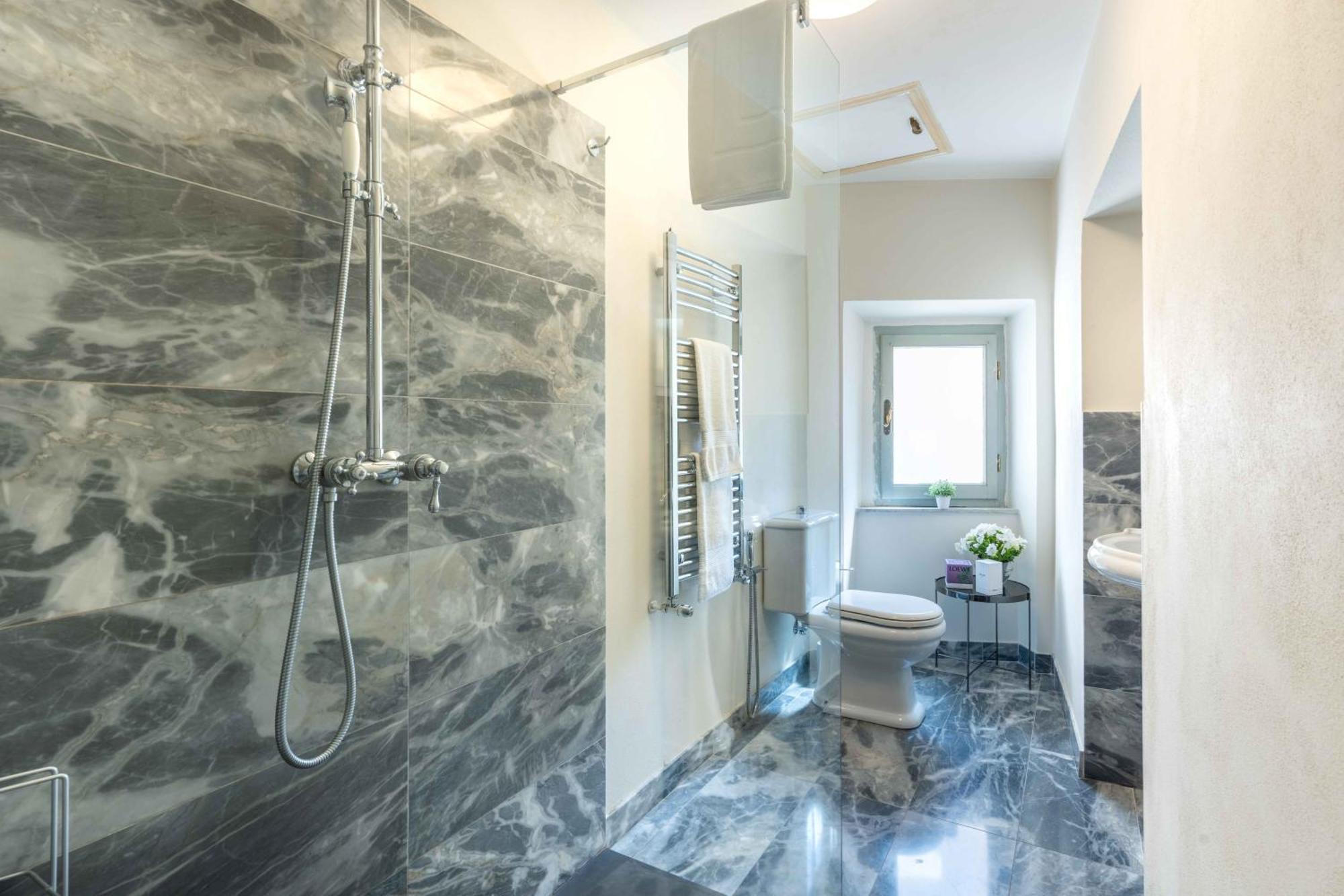 Luxury Apartment Angelio Barga Eksteriør billede