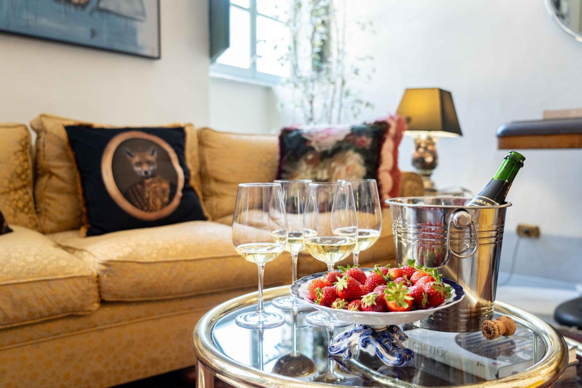 Luxury Apartment Angelio Barga Eksteriør billede